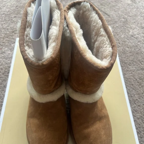 Cozy UGG Luv💞 - Picture 1 of 12